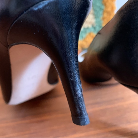 Jimmy Choo Black Leather 2.5 Inch Pumps Size 37.5 - Picture 6 of 11